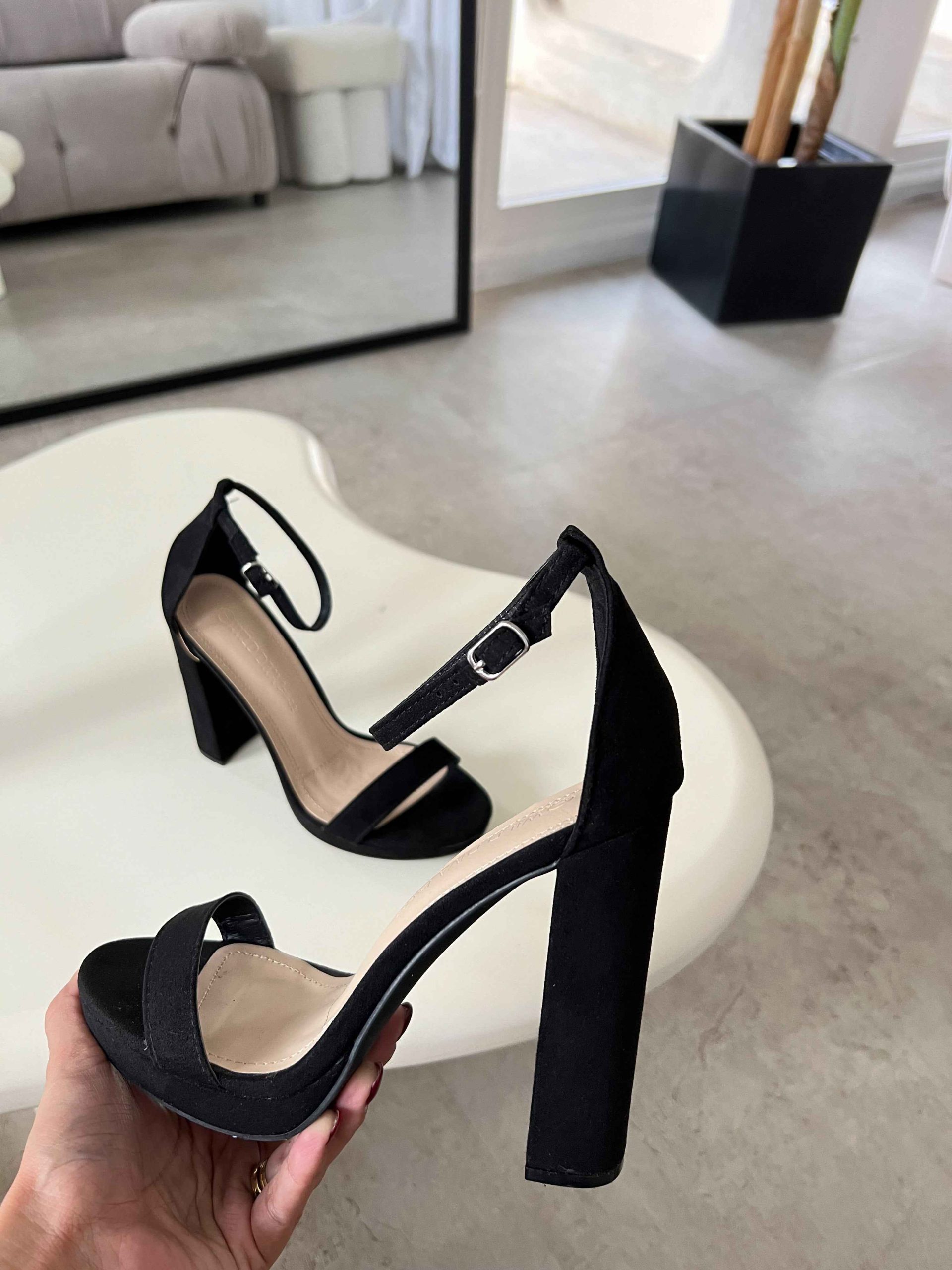 Sandalia con Tacón DIVA PB7