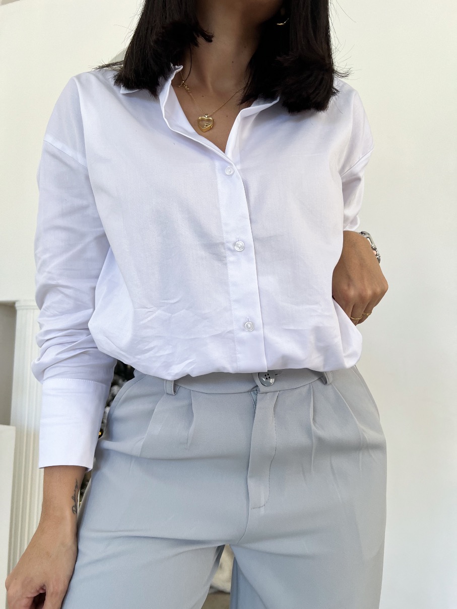 Camisa de botones blanca