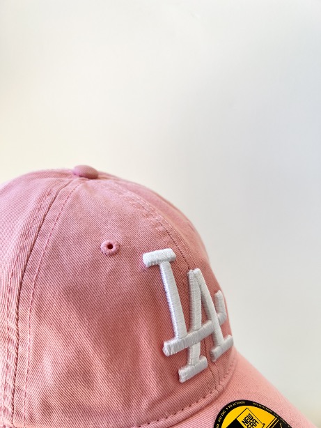 Gorra Rosada y Negra LA y NY