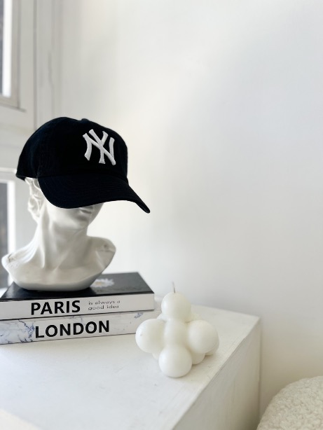Gorra Rosada y Negra LA y NY