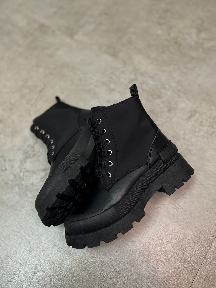 Botas trenzadas Combat