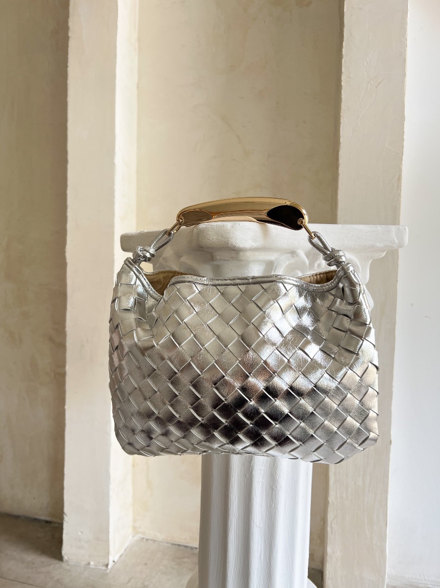 Cartera silver asa dorada CQ1