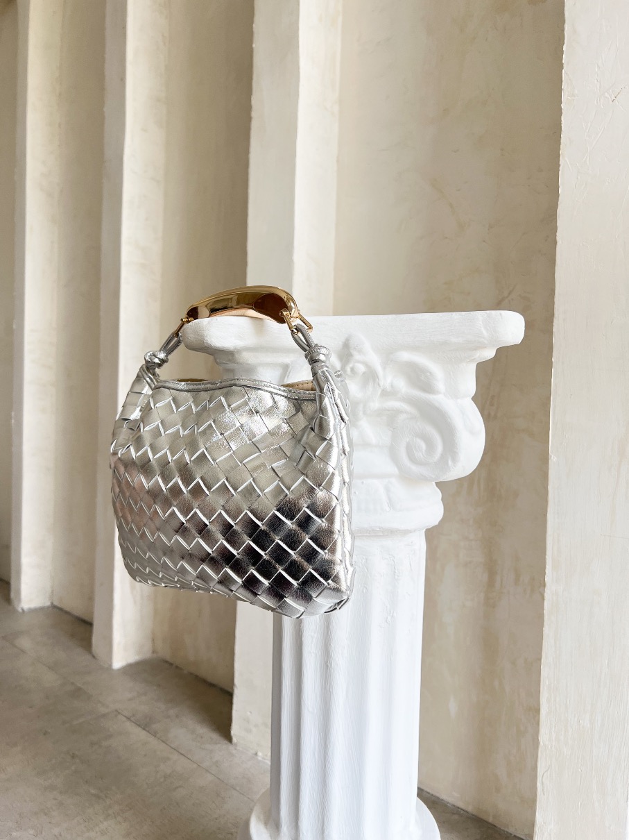 Cartera silver asa dorada CQ1