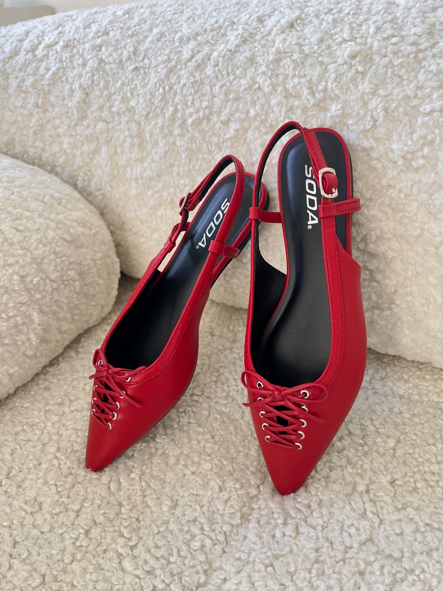 Zapatillas rojo detalle trenzado Scarlett