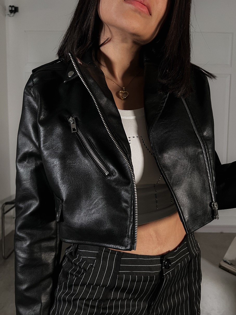 Chaqueta negra cuerina Bianca