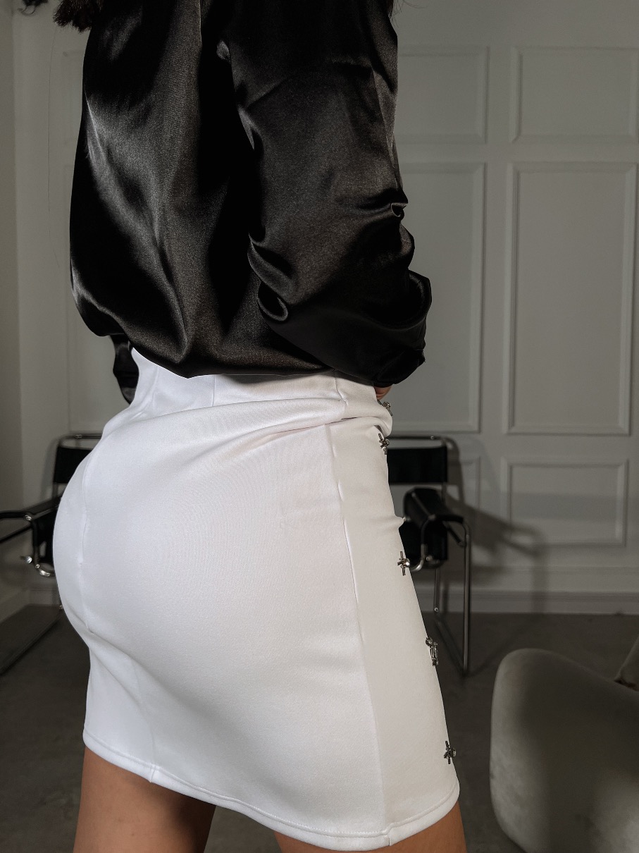 Falda blanca pedrería Nicole