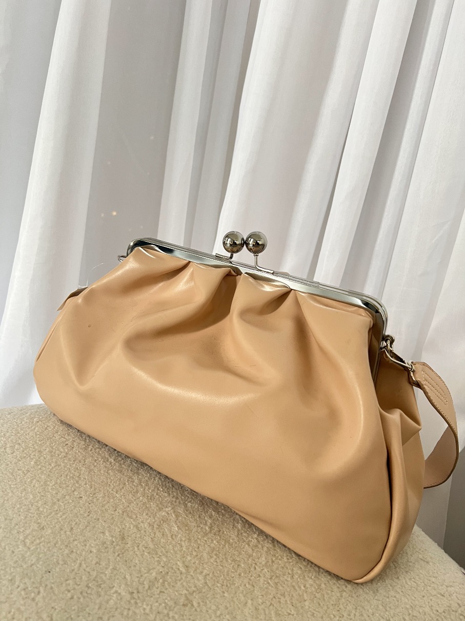 Cartera Nude