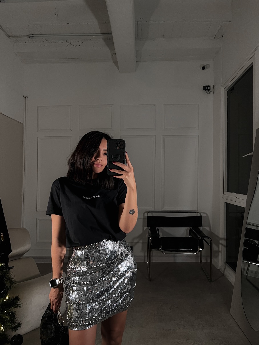 Camiseta  negra be yourself