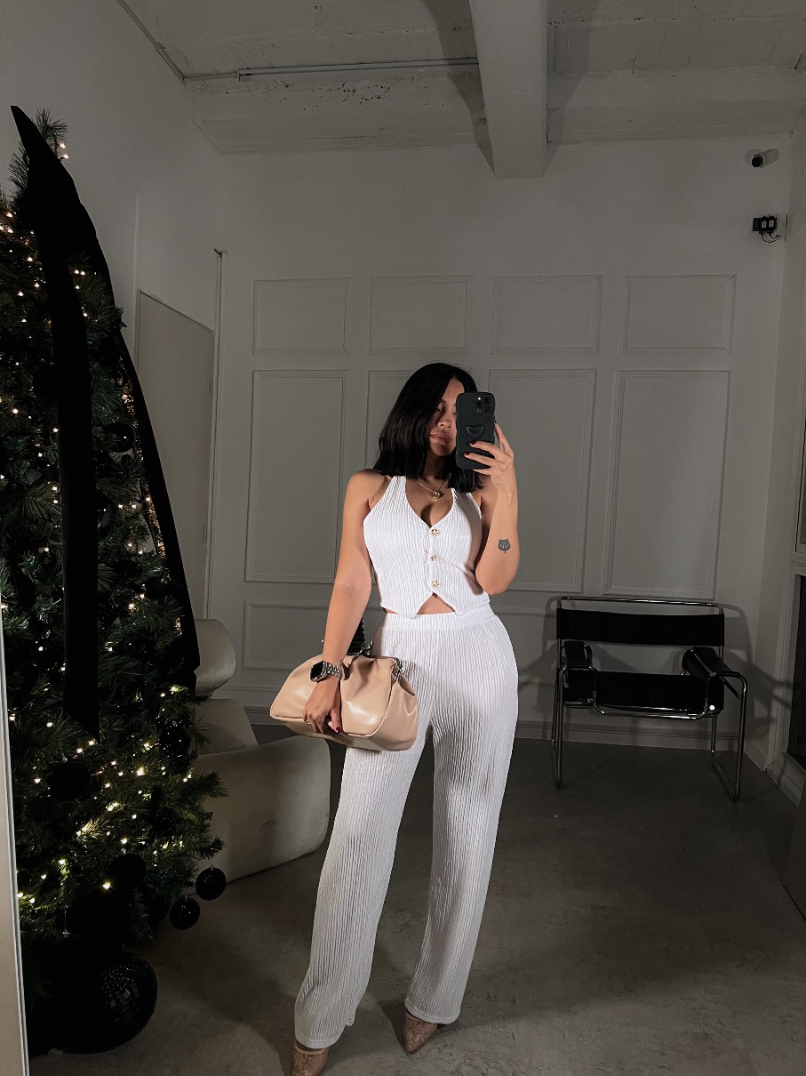 Conjunto Iris detalle botones blanco