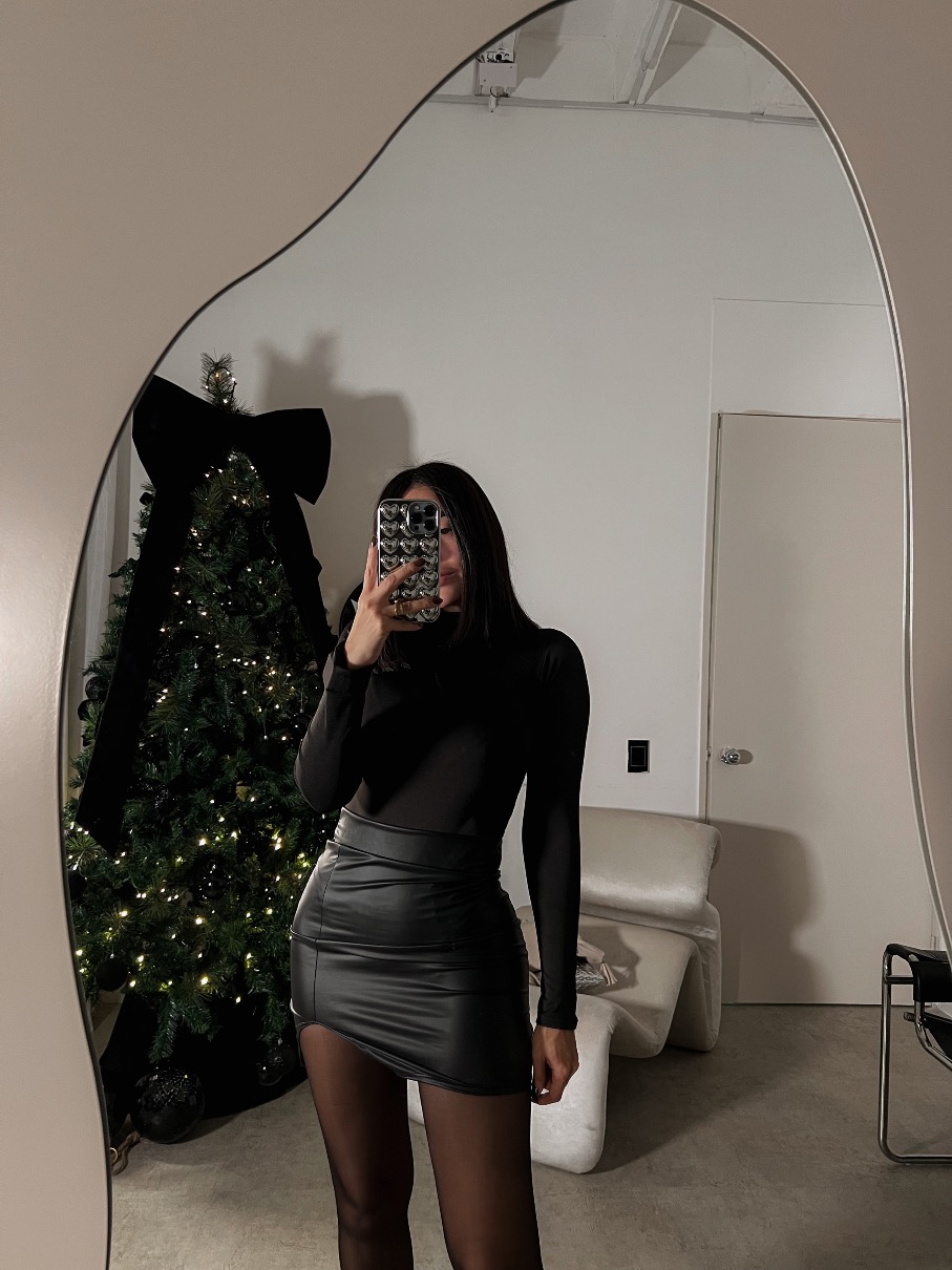 Falda abertura cuerina Cecilia