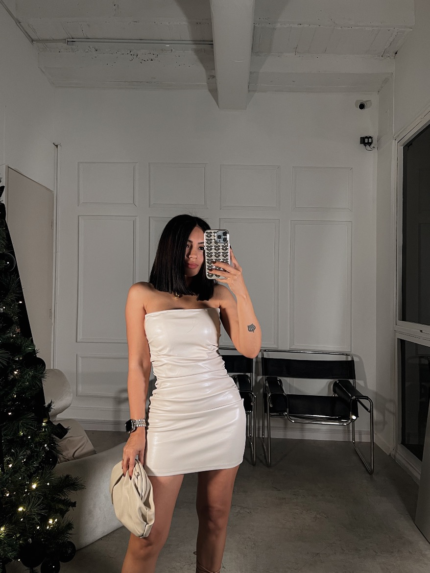 Vestido strapless cuerina Kylie