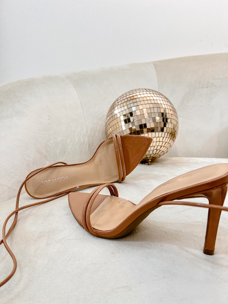 Sandalias lace up beige