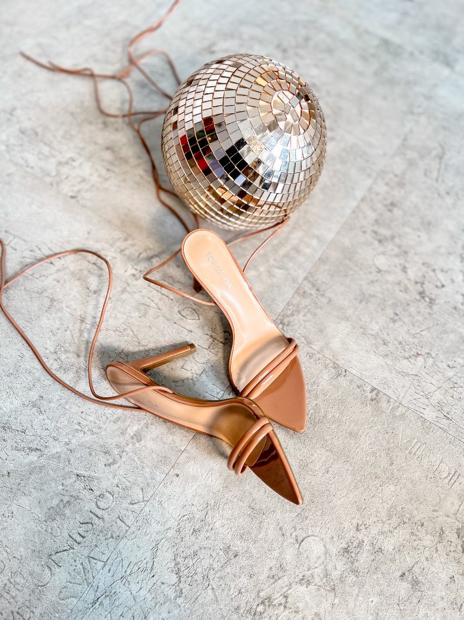 Sandalias lace up beige