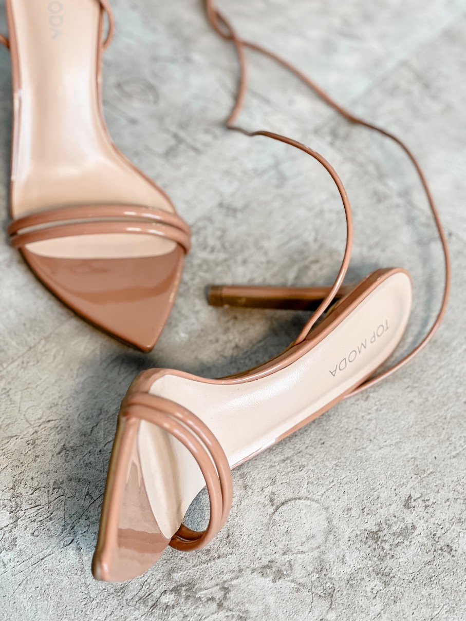 Sandalias lace up beige