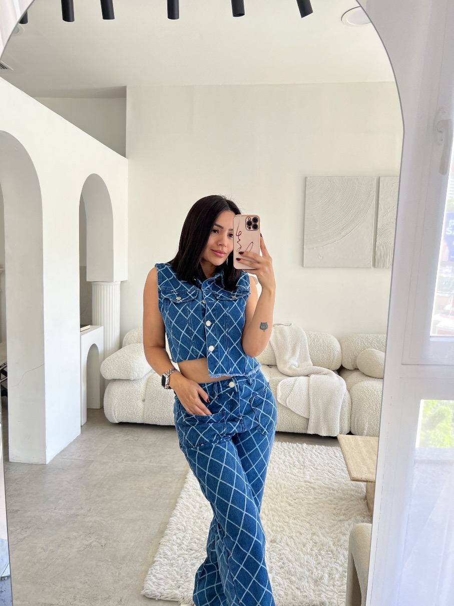 Conjunto 90’s Chaleco y Jean Straight Lovela