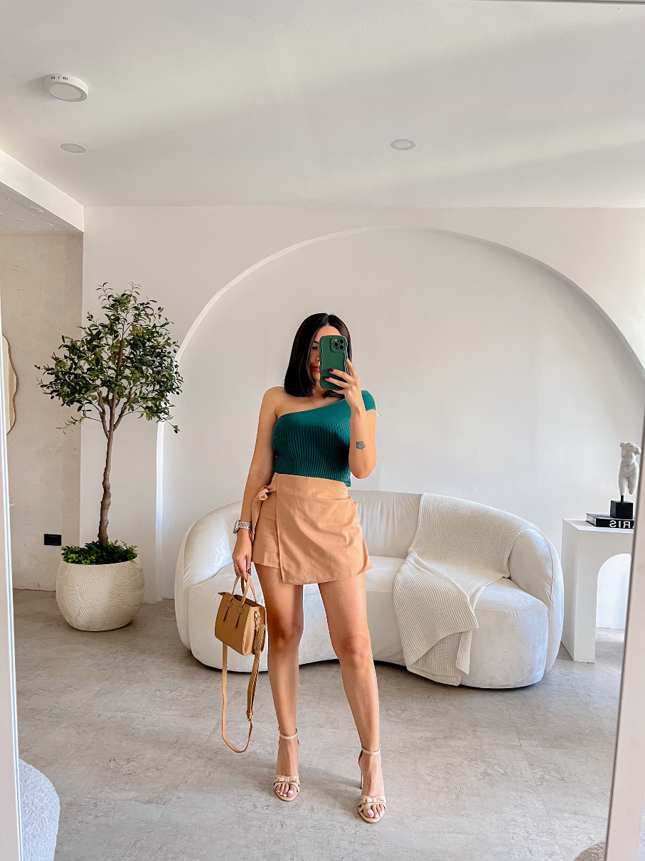 Faldashort beige Paula