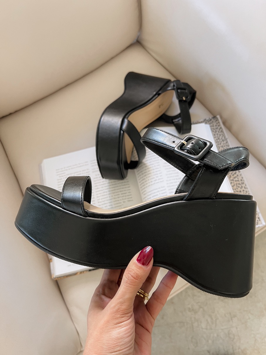 Sandalias negras plataforma Daisy