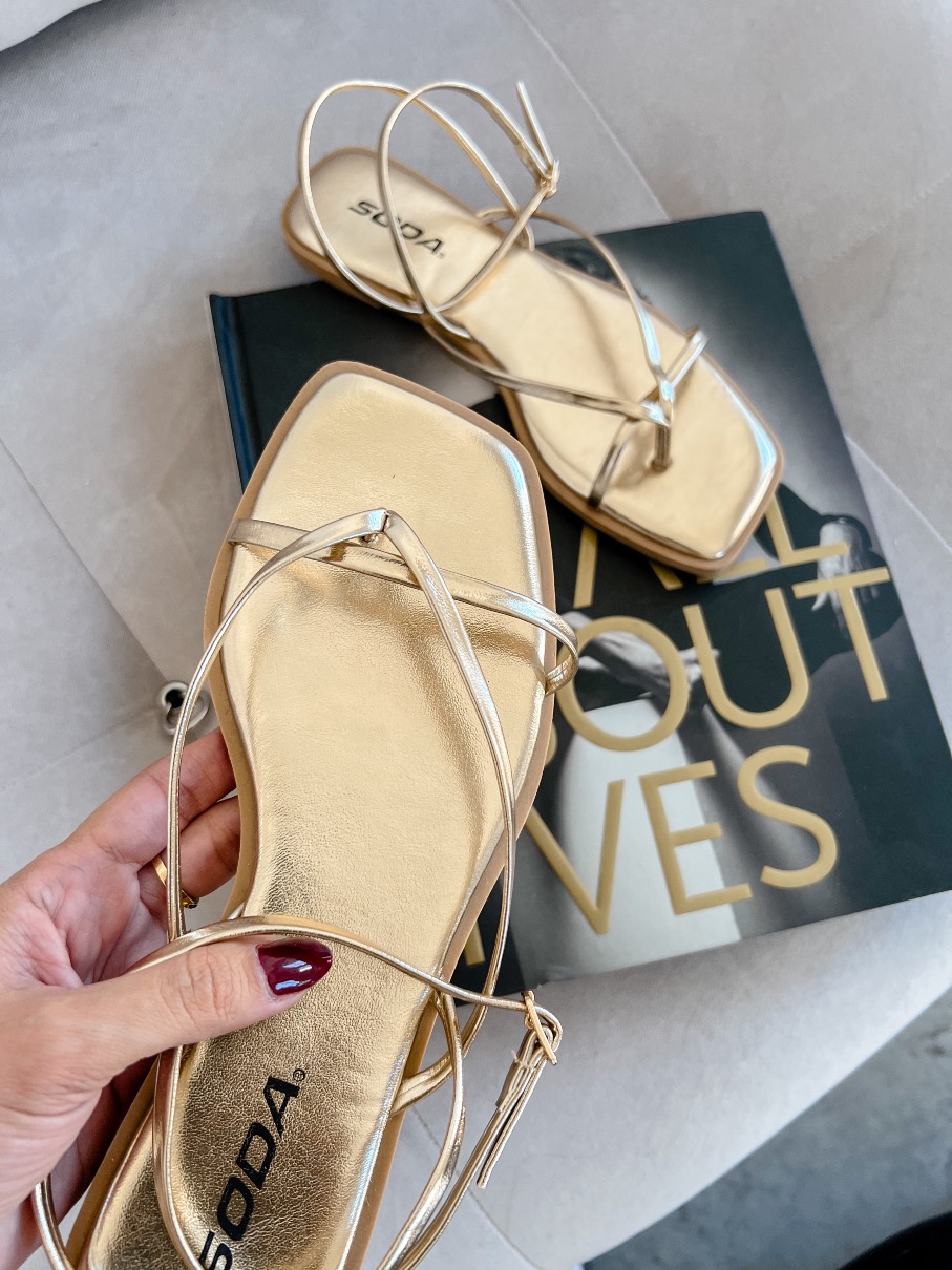 Sandalias flat doradas Carol